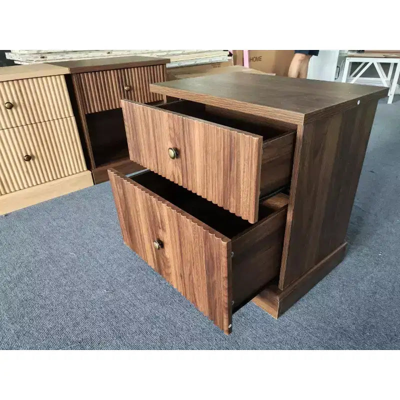 Fluted Nightstand with drawer, Light Wood Bedside Table with Open Shelf, Space Saving Side Table with Curved Edge Base for Living Room Bedroom